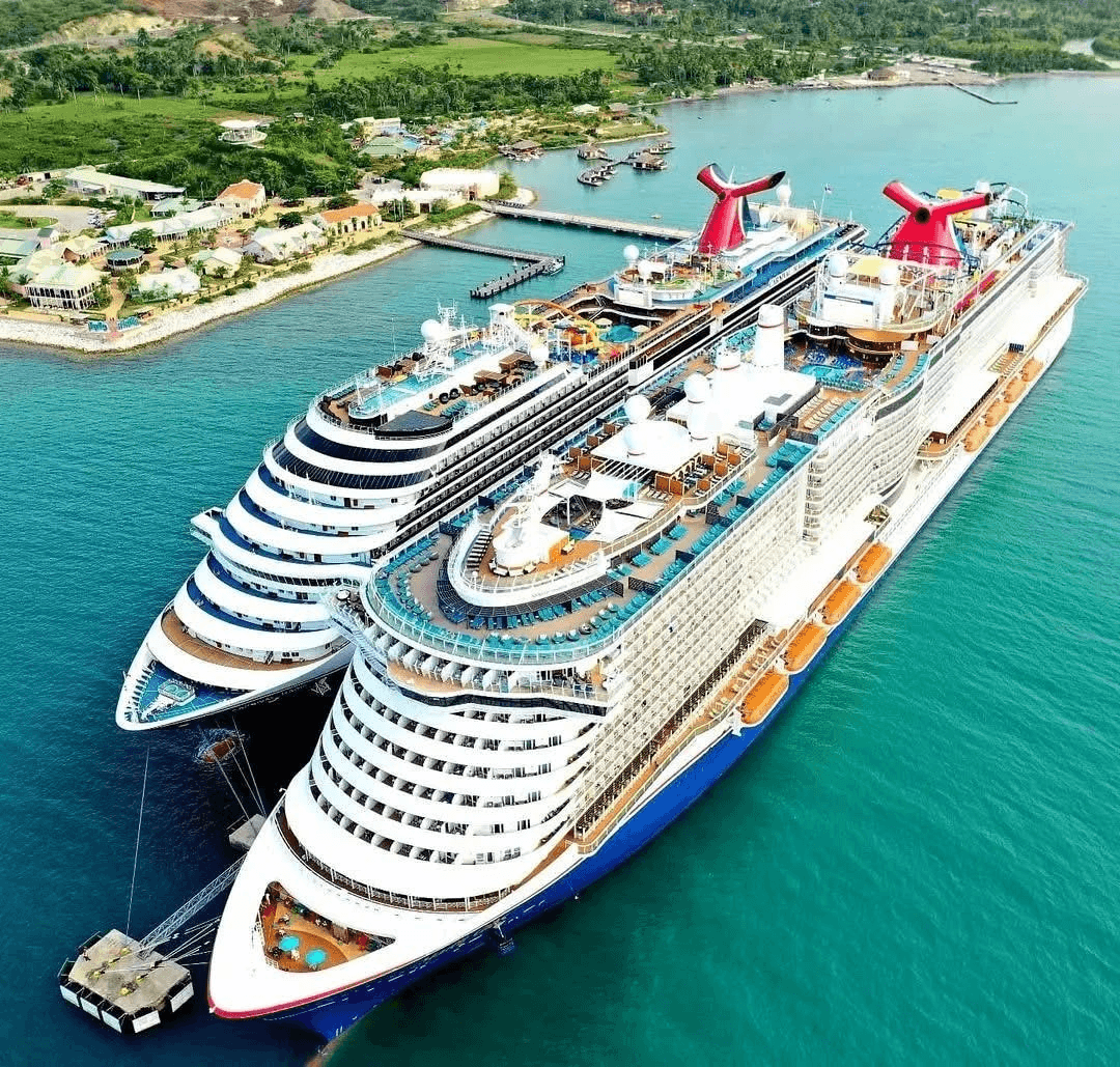 Cruise ships in Puerto Plata